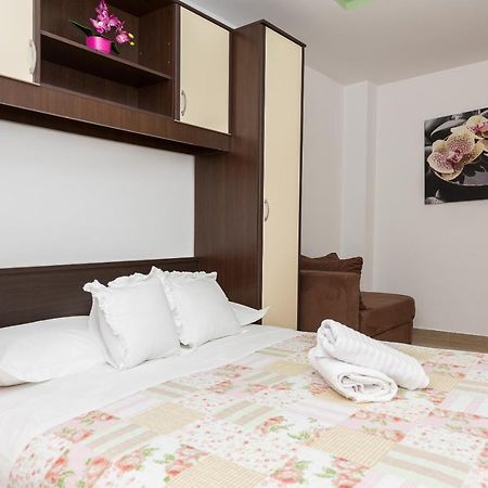 מאקרסקה Apartments Villa Vujcic מראה חיצוני תמונה