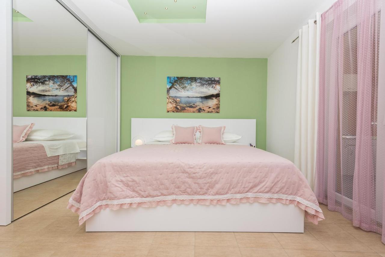 מאקרסקה Apartments Villa Vujcic מראה חיצוני תמונה