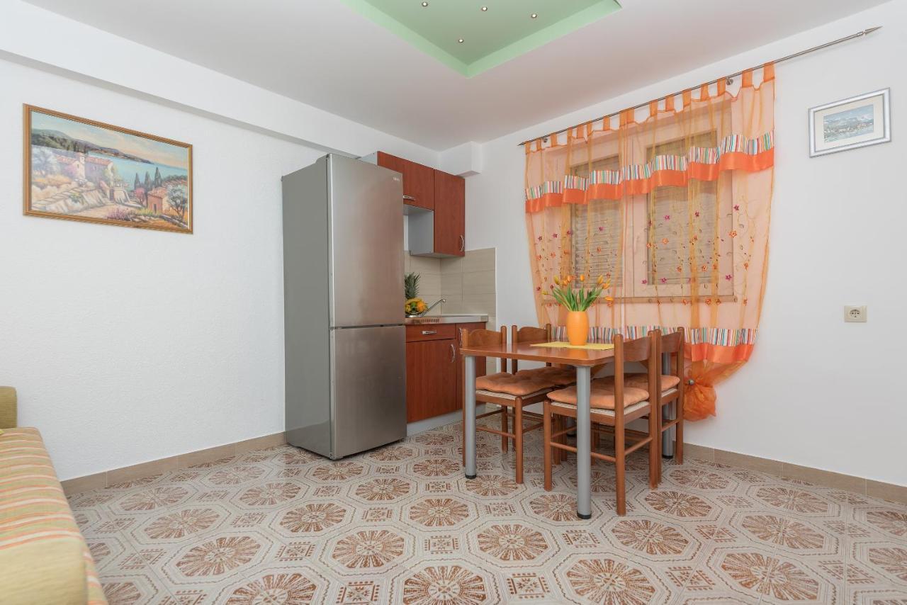 מאקרסקה Apartments Villa Vujcic מראה חיצוני תמונה