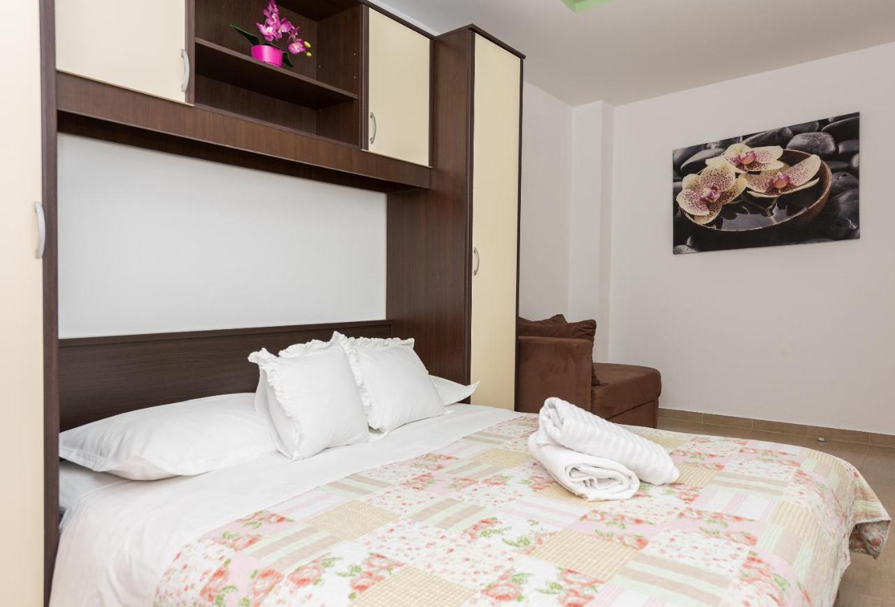 מאקרסקה Apartments Villa Vujcic מראה חיצוני תמונה