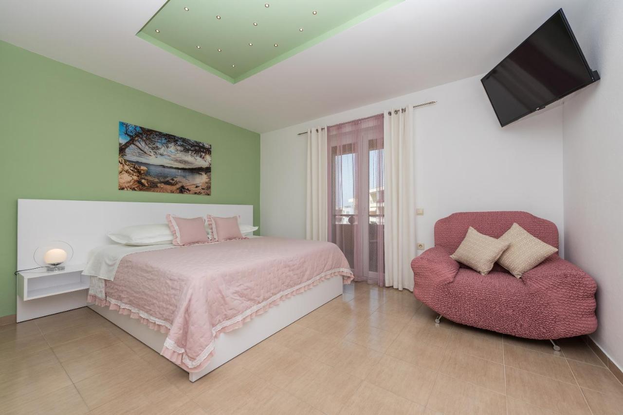 מאקרסקה Apartments Villa Vujcic מראה חיצוני תמונה