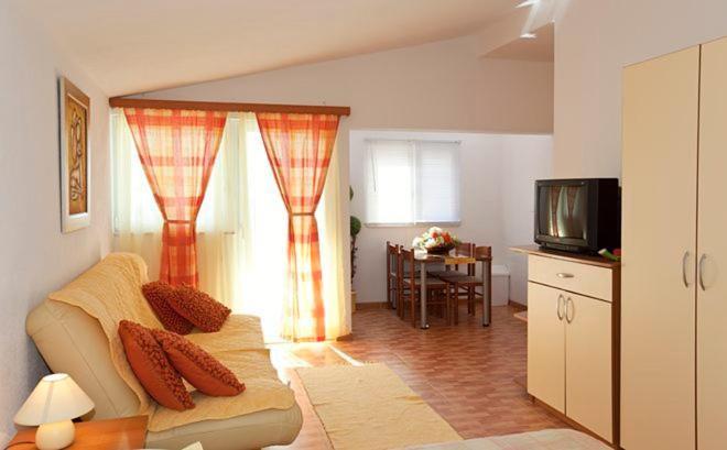מאקרסקה Apartments Villa Vujcic מראה חיצוני תמונה